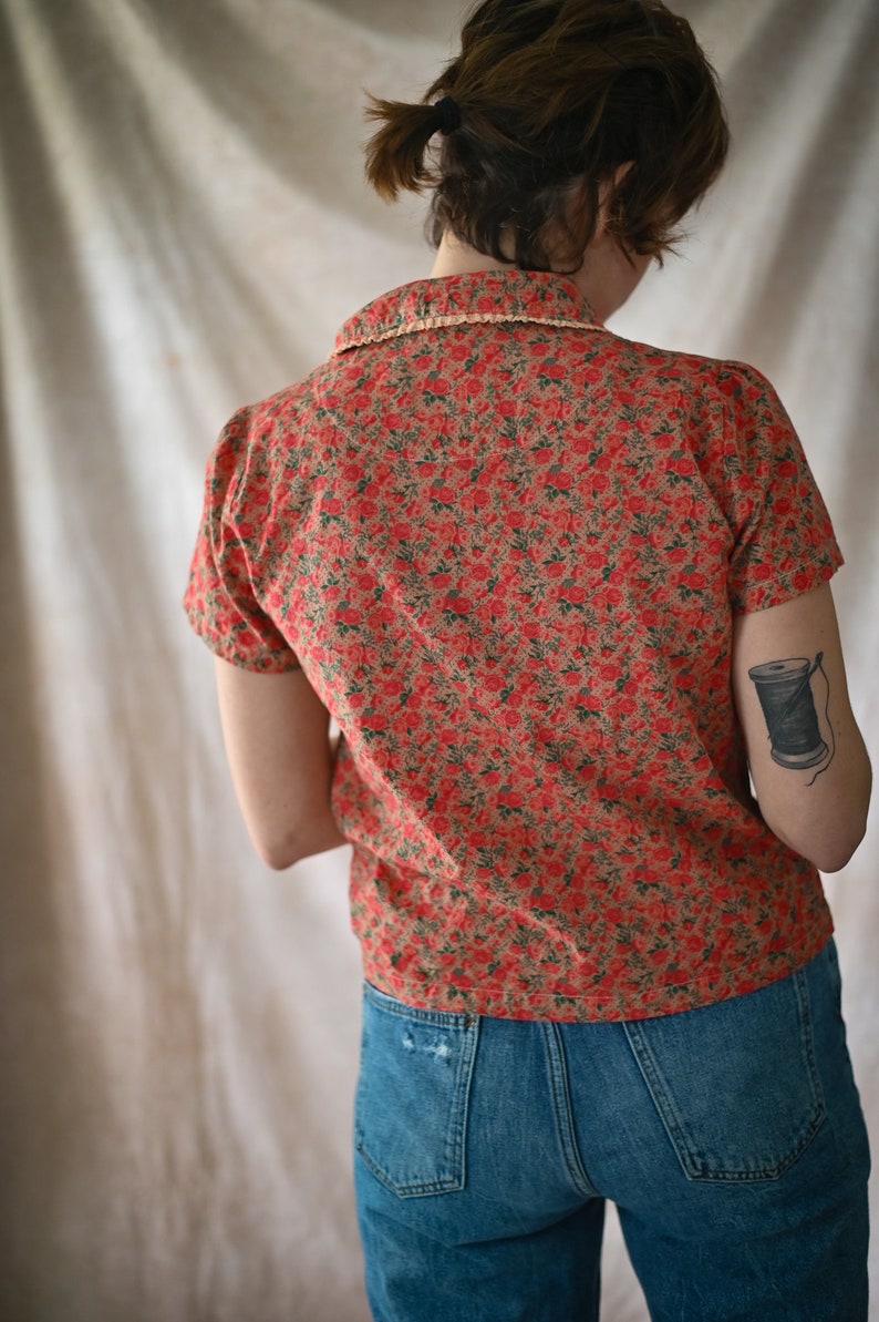 Retro 1940s Blouse TeaStain / womens floral blouse / womens cotton blouse / calico blouse / short sleeved blouse / summer top image 3