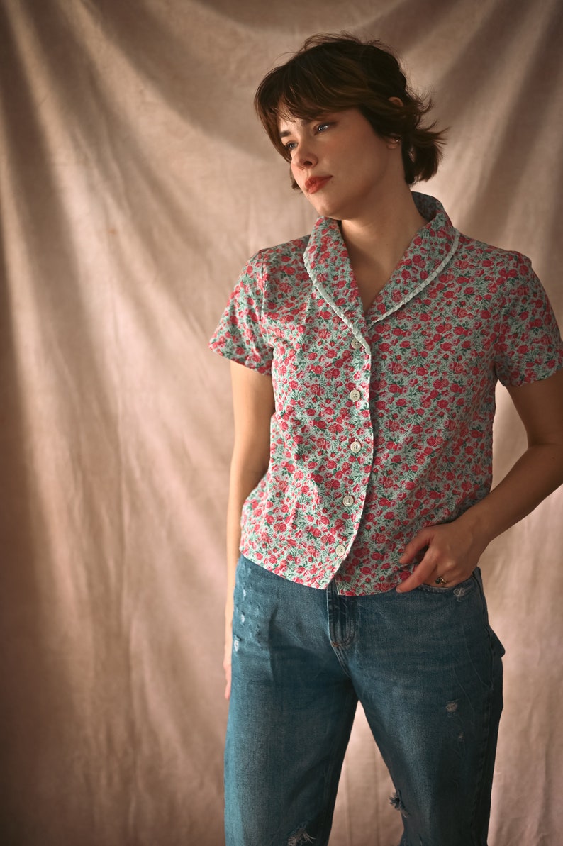 Retro 1940s Blouse Teal / womens floral blouse / womens cotton blouse / calico blouse / short sleeved blouse / summer top image 3
