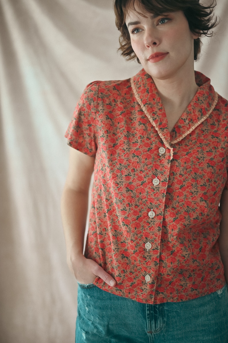 Retro 1940s Blouse TeaStain / womens floral blouse / womens cotton blouse / calico blouse / short sleeved blouse / summer top image 1