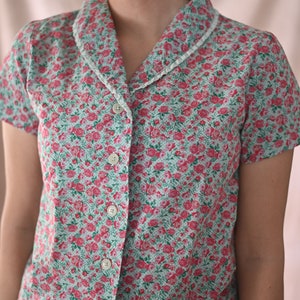 Retro 1940s Blouse Teal / womens floral blouse / womens cotton blouse / calico blouse / short sleeved blouse / summer top image 1