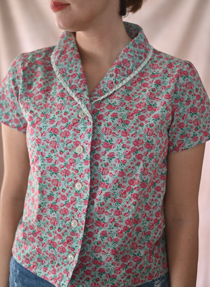 Retro 1940s Blouse Teal / womens floral blouse / womens cotton blouse / calico blouse / short sleeved blouse / summer top image 1