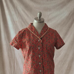 Retro 1940s Blouse TeaStain / womens floral blouse / womens cotton blouse / calico blouse / short sleeved blouse / summer top image 6