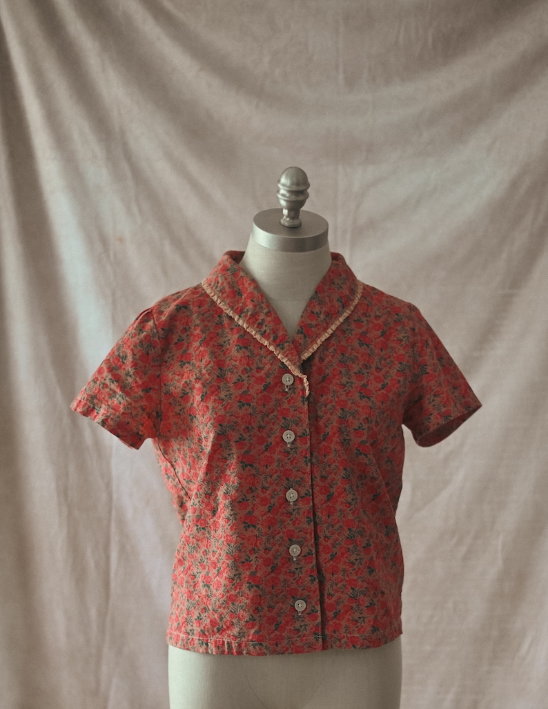 Retro 1940s Blouse TeaStain / womens floral blouse / womens cotton blouse / calico blouse / short sleeved blouse / summer top image 6