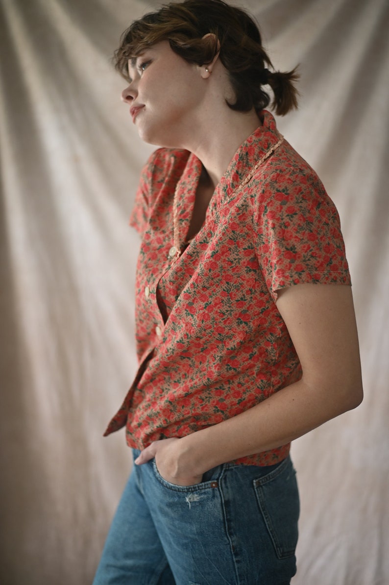 Retro 1940s Blouse TeaStain / womens floral blouse / womens cotton blouse / calico blouse / short sleeved blouse / summer top image 2