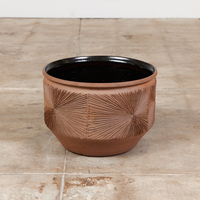 David Cressey and Robert Maxwell Sunburst Bowl Planter with Black Glazed Interior for Earthgender image 6