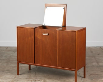 Mount Airy Furniture Vanity Dresser