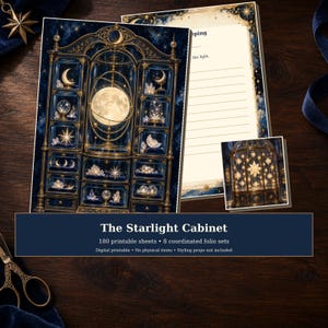 Könnte beinhalten: Ein Set aus druckbarem Briefpapier mit The Starlight Cabinet, 180 druckbaren Blättern und 8 koordinierten Folio-Sets. Das Design zeigt einen dunkelblauen, verzierten Schrank voller leuchtender Monde, Sterne und Kristalle, mit linierten Blättern und einem kleinen quadratischen Einsatz, der eine sterngefüllte Glaskuppel zeigt.
