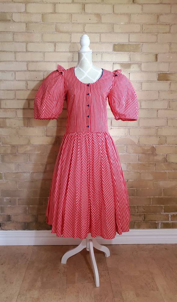 Vintage 80s does victorian prairie red and white s