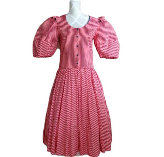 Vintage 80s does victorian prairie red and white s