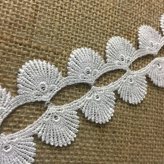 White 2 Yards Sea Shell Royal Fan Design Multi-Use Garments Children Bridal DIY Sewing Craft Veil Costume Scrapbook 1 Wide Venice Lace Trim Choose Color