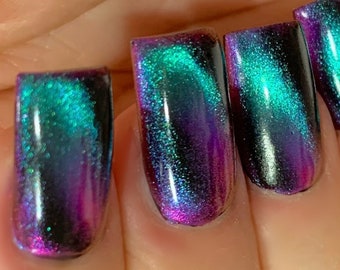 Magnetize Me - Magnetic Multi-chrome Fuchsia Blue Green Purple Rainbow Nail Polish Multi Color Shifting: Oil Slick / Polish Me Silly