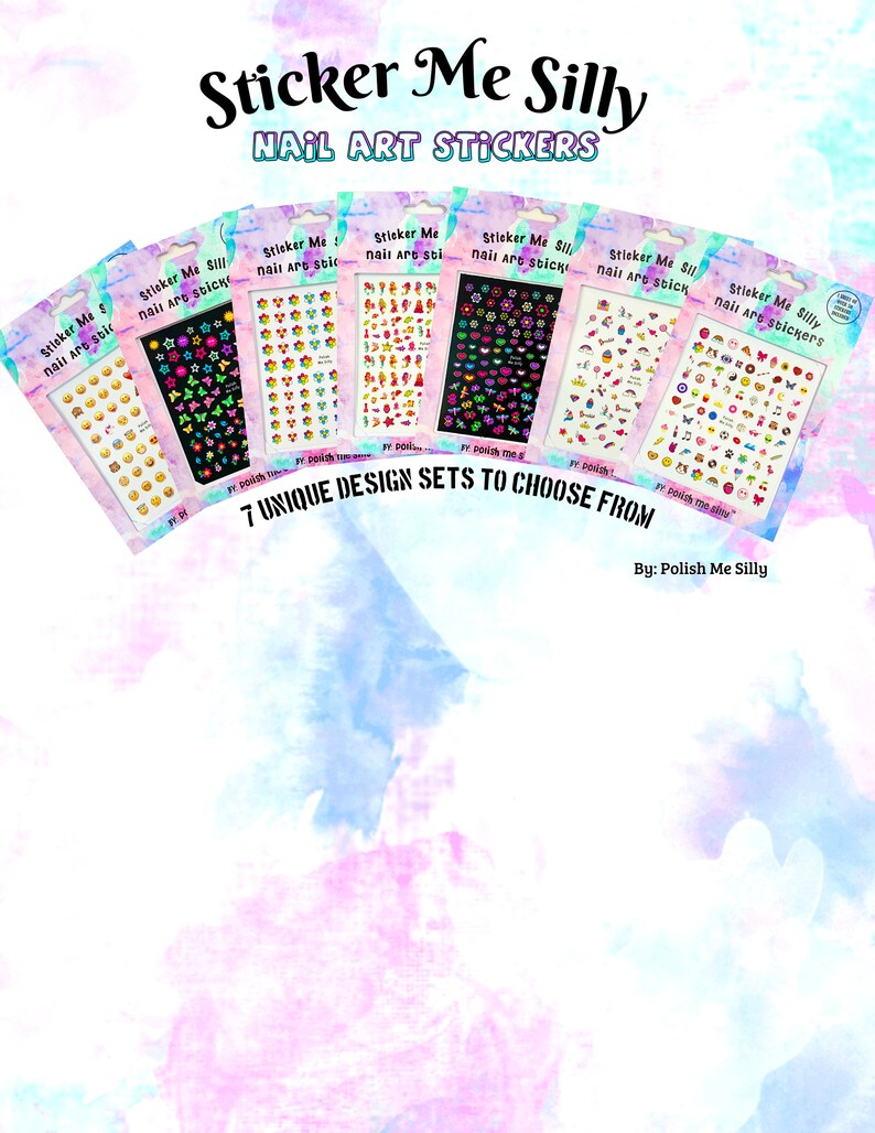 Puede incluir: Siete hojas de pegatinas para u&ntilde;as con varios dise&ntilde;os, incluyendo estrellas, corazones, flores y otras formas divertidas. Las pegatinas est&aacute;n sobre un fondo blanco con el texto "Sticker Me Silly" y "Nail Art Stickers" impreso en la parte superior.