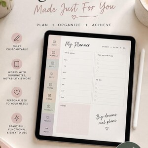 Könnte beinhalten: Ein digitales Tablet mit einer benutzerdefinierten digitalen Planer-Oberfläche, die Abschnitte für Startseite, Kalender, Wochen- und Tagesplanung, Notizen, Ziele, Finanzen und Gesundheit enthält. Der Bildschirm zeigt einen Wochenplan und den Text Big dreams real plans.