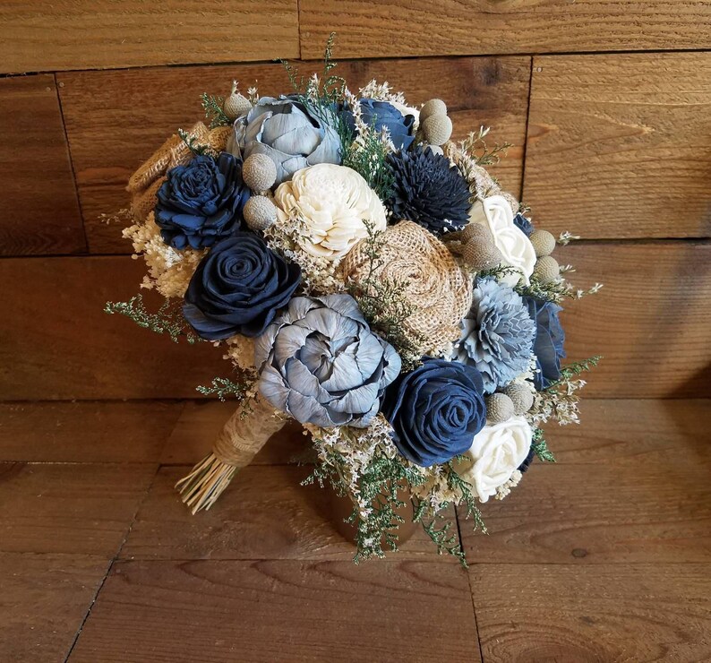 Ramo personalizado de acero, azul polvoriento, gris azul carbón, flores de madera Sola, rosas de arpillera y flores secas para damas de honor nupciales, estilo 78, para siempre imagen 1