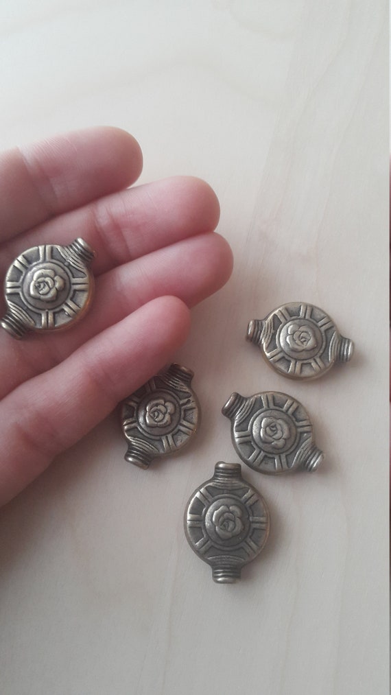 5 Large Acrylic Beads