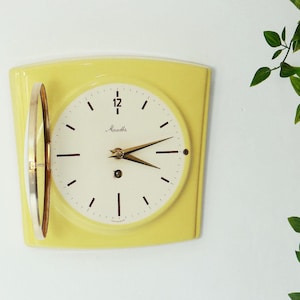 Beautiful and rare trapezoid Ceramic Vintage Kitchen Clock - Yellow White Wall Clock - Mid Century - 1950s 1960s West Germany Wind UP Clock