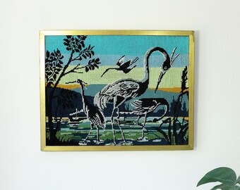 Broderie grue extraordinaire des années 1950 des années 1960 des années 1970 - art mural Français encadré vintage - déco moderne milieu du siècle oiseaux roseaux quenouilles