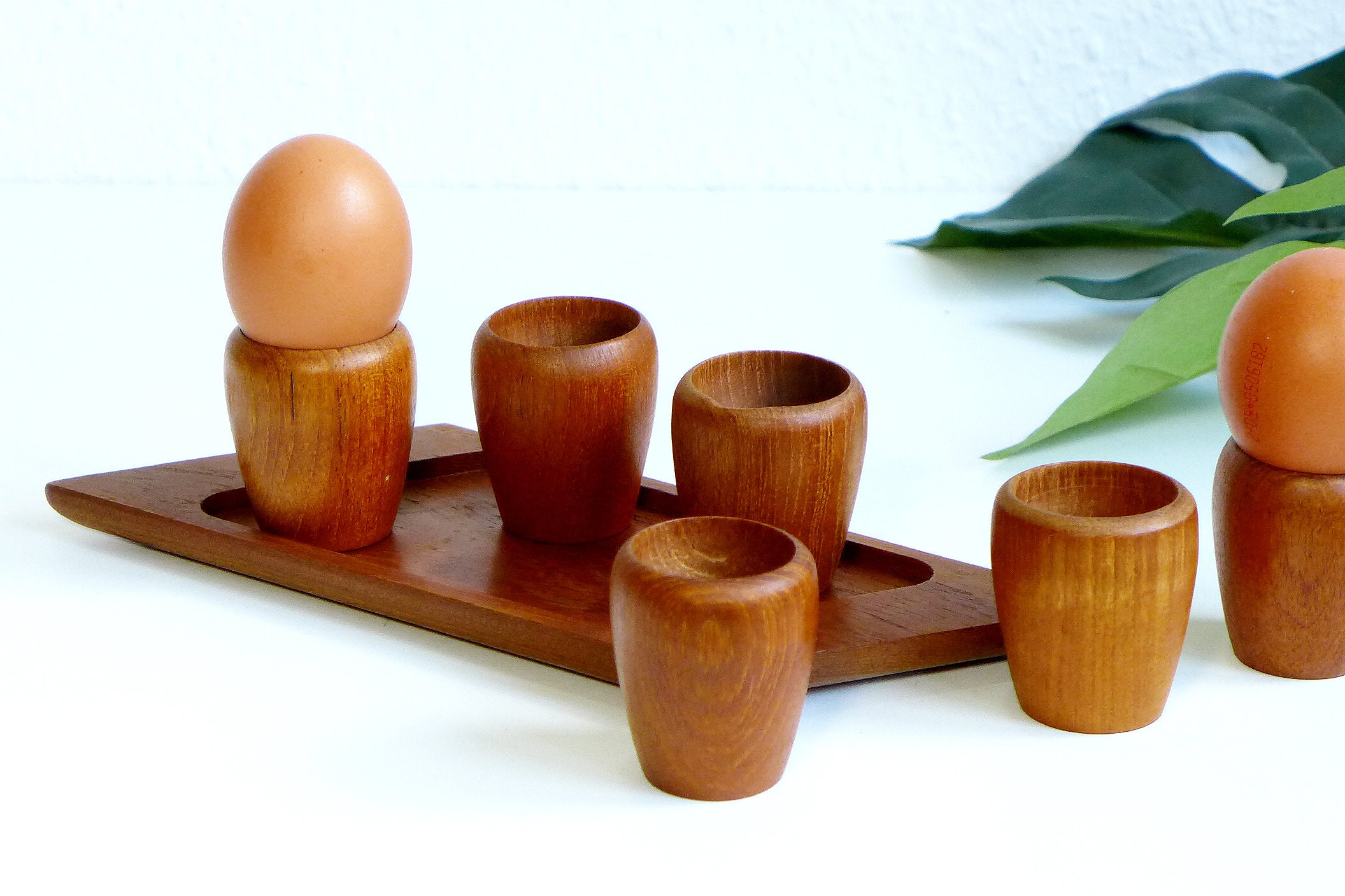 Vintage Teak Eierbecher Set von sechs dänischen Eierbechern | Etsy
