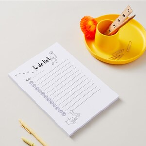 Lista de tarefas para gatos em PDF para imprimir, planejador diário minimalista em preto e branco.