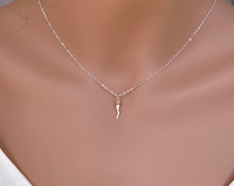 Tiny Italian Horn Pendant, small Italian Horn Necklace Sterling Silver/14k Gold Fill, Italian Horn Cornicello Charm Good Luck Protector.