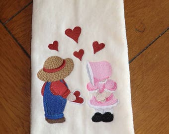Embroidered Velour Hand Towel - Valentine - Fisherman Fred & Sunbonnet Sue - Beige Towel