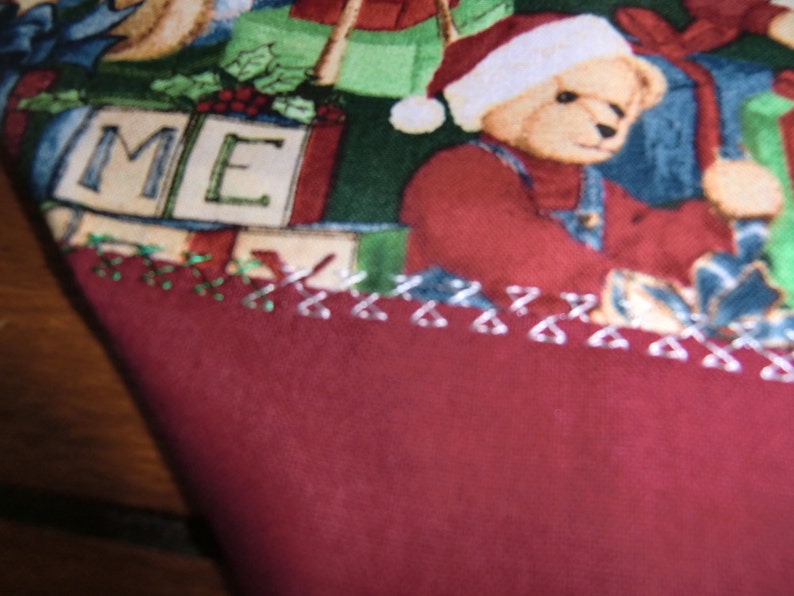 Teddy Bear WPresents /& Books Christmas Table Runner