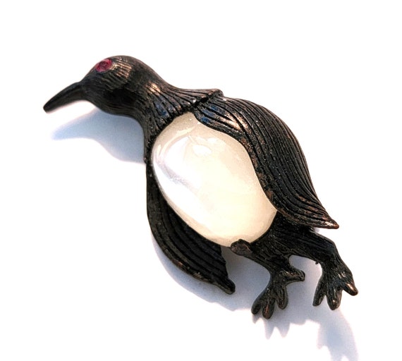 Weiss Penguin Jelly Belly Brooch / Pin - image 1