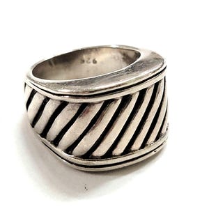 Moderne Sterling Silber Gerippte Breite Bandgröße 4.75