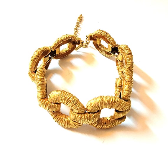 Kenneth Jay Lane Gold Textured Chain Link Choker … - image 4