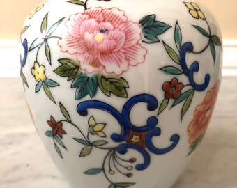 Vintage Andrea by Sadek Japanese hand painted vase.