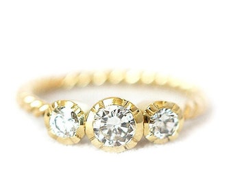 Bague trilogie  diamants  or jaune 18ct style Adel vintage