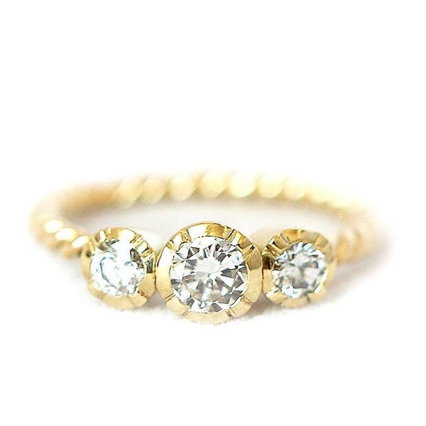 Bague trilogie  diamants  or jaune 18ct style Adel vintage