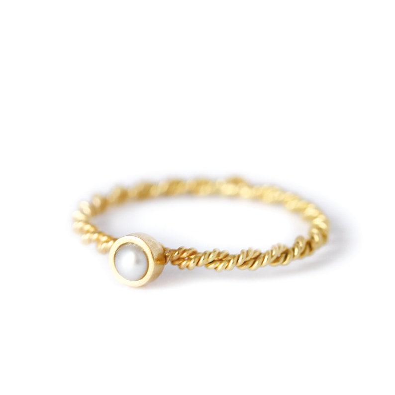 Pearl and gold Juliette's ring 18ct yellow gold image 6