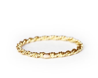 Juliette's stackable band 18 ct gold thin ring