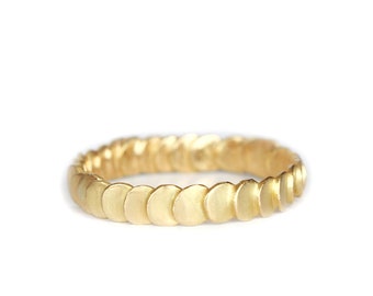 Frieda's style ring large model in 18ct gold