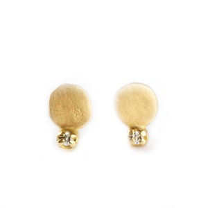 Diamond stud earrings Mini luna 18ct yellow gold