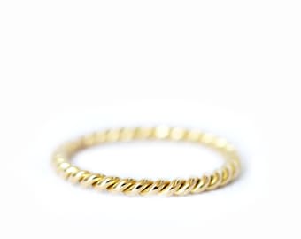 Rope ring 18ct  gold twisted band