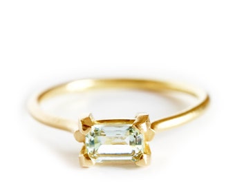 Ring Marlow green beryl 18ct gold on round band