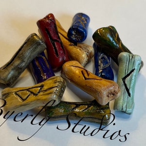 Stardust Casting Finger Bone Runes Set, Elder Futhark