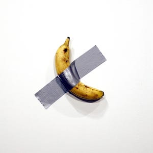 La mia banana eterna, scolpita e fusa con nastro adesivo