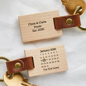 Personalised Wooden Calendar Keyring, New Mummy Gift for Father's Day / Valentine's / Anniversary, Special Date / Save the Date Keychain