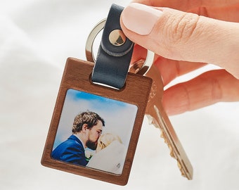 Personalised Photo Keyring Wood + Leather - Gift for Valentine's / Father's Day - Engraved Name + Message - Personalized Photo Keychain Gift