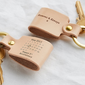 Personalised Calendar Date Keychain, Natural Leather Engraved Keyring / Valentine&#39;s Day, Third Wedding Anniversary Gift / Special Date