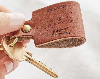 Personalised Calendar Date Keychain, Natural Leather Engraved Keyring / Valentine's Day, Third Wedding Anniversary Gift / Special Date