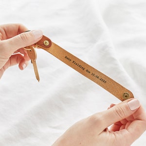 Personalised Secret Message Leather Loop Keyring | Personalized Valentine&#39;s Gift with Hidden Love Note | Mother&#39;s Day Gift for Mum