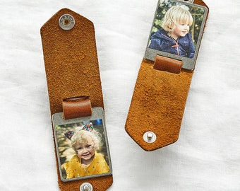 Personalised Double Photo Keyring with Leather Case. Leather keychain with Two Photos + Initials | Handmade Christmas Gift for Dad or Mum