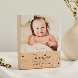 Gepersonaliseerde houten fotoblok met gegraveerde naam | Fotocadeau voor pasgeboren baby, Moederdag, Vaderdag, Kerstmis | Massief hout + foto