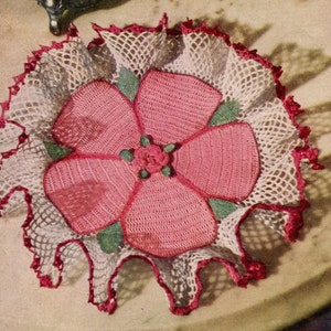 Crochet Rose Doily Pattern Vintage 1950s Crochet Pattern, Crochet Flower Ruffle Doily PDF instant download