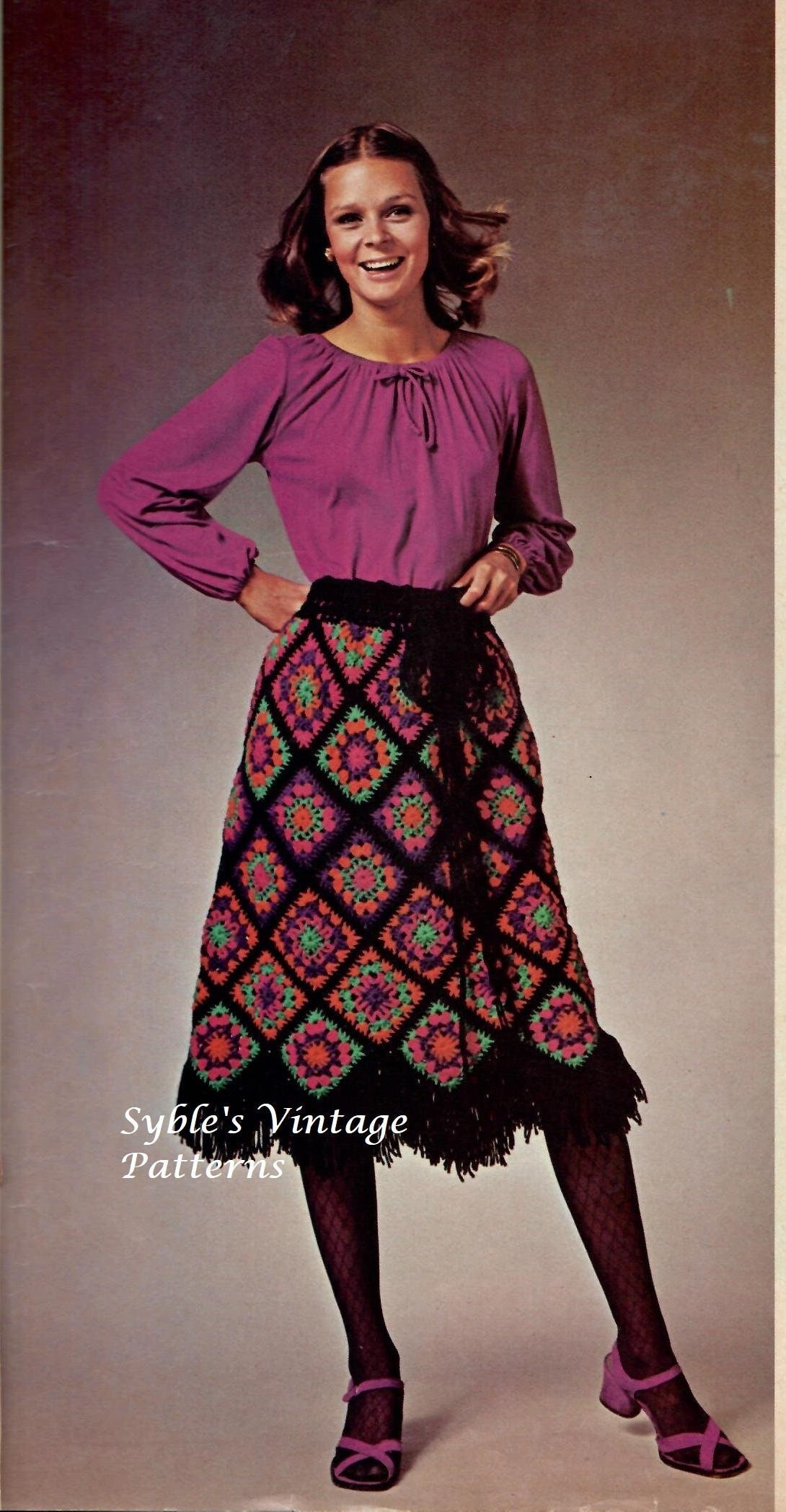 Vintage Crochet Pattern Womens Granny Square Fringed Skirt
