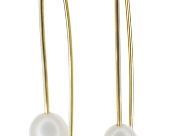 Pearl gold earring, pearl earring, gold and pearl earring, lightweight pearl gold earring, classic pearl earring, designer pearl earrings